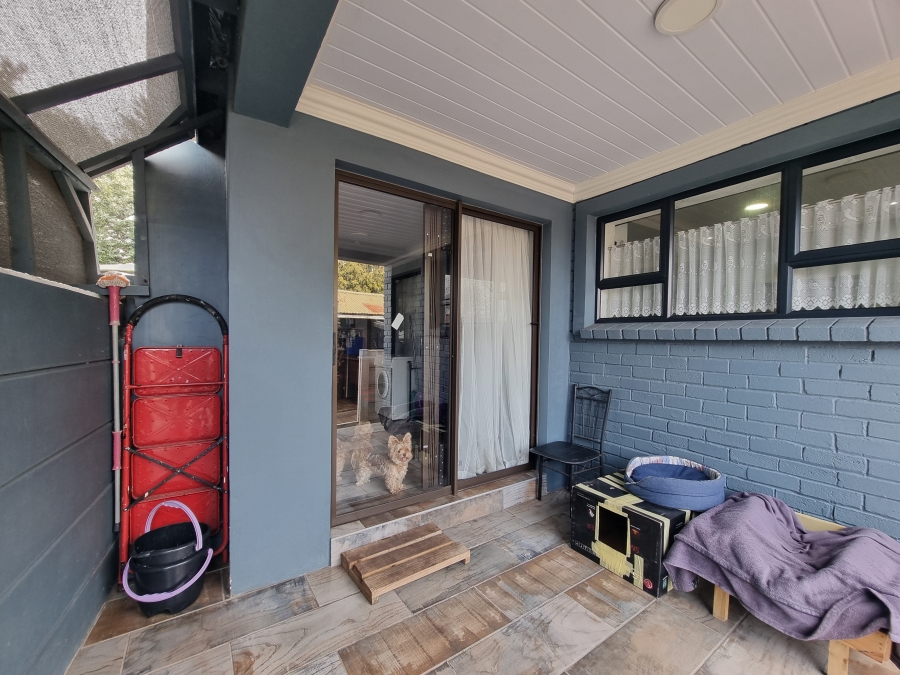 6 Bedroom Property for Sale in Dana Bay Western Cape